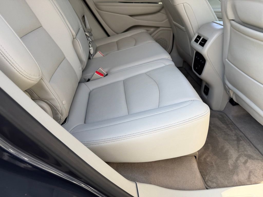 Used 2018 GMC Terrain Denali w/ Comfort Package image 38