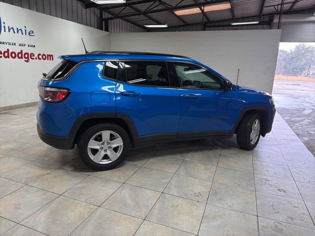 Used 2022 Jeep Compass Latitude image 3