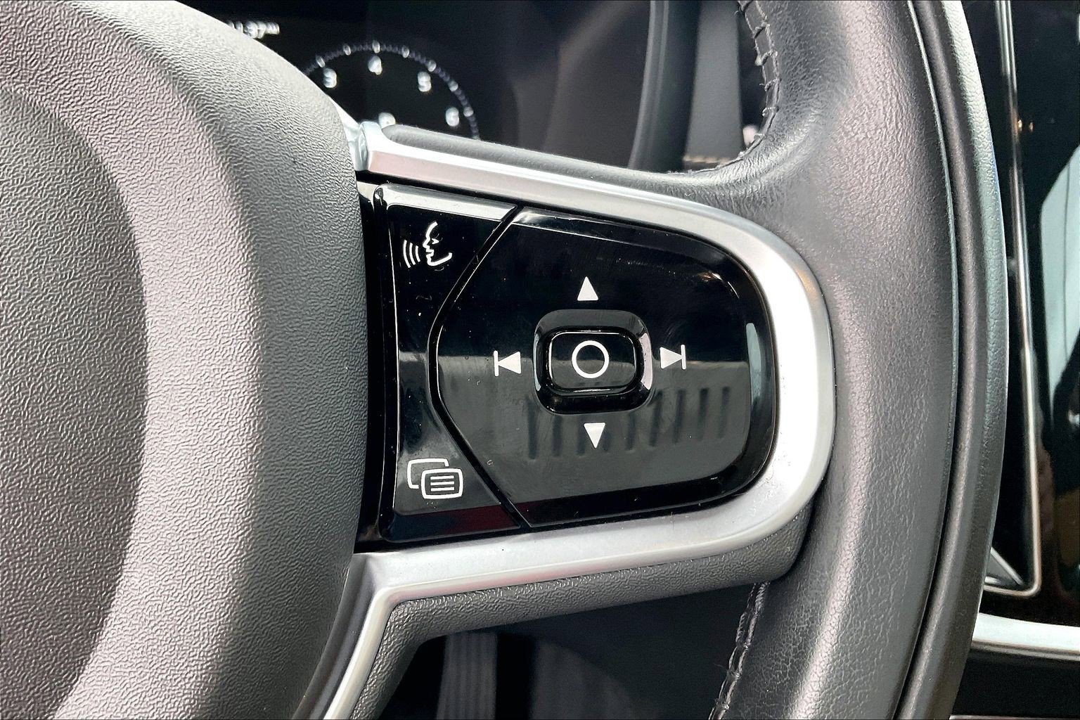 Used 2020 Volvo V60 T5 Cross Country w/ Protection Package Premier image 21