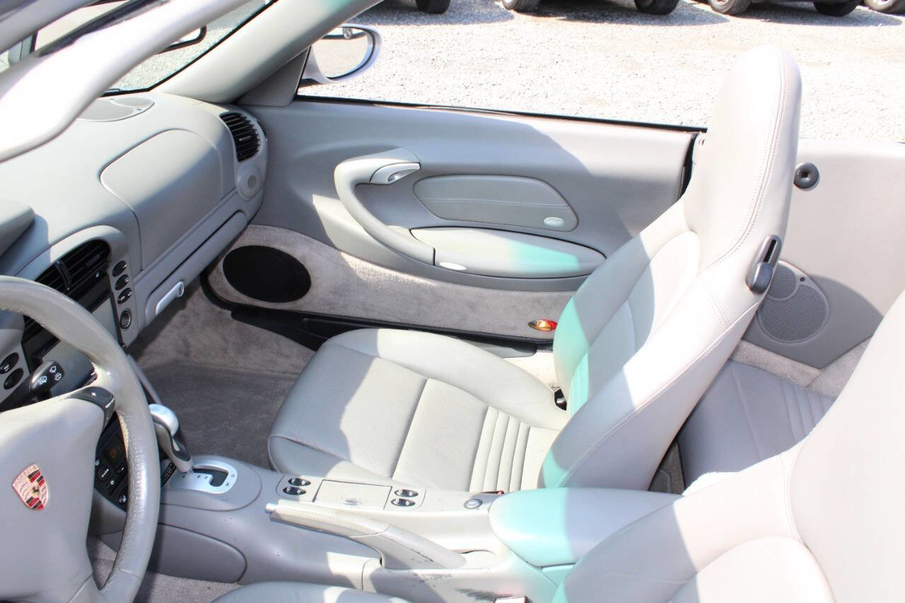 Used 2004 Porsche 911 Carrera image 22