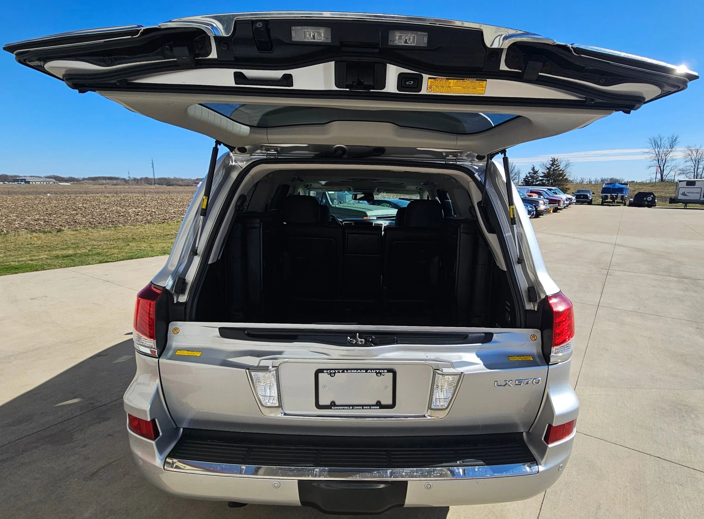 Used 2014 Lexus LX 570 4WD image 13