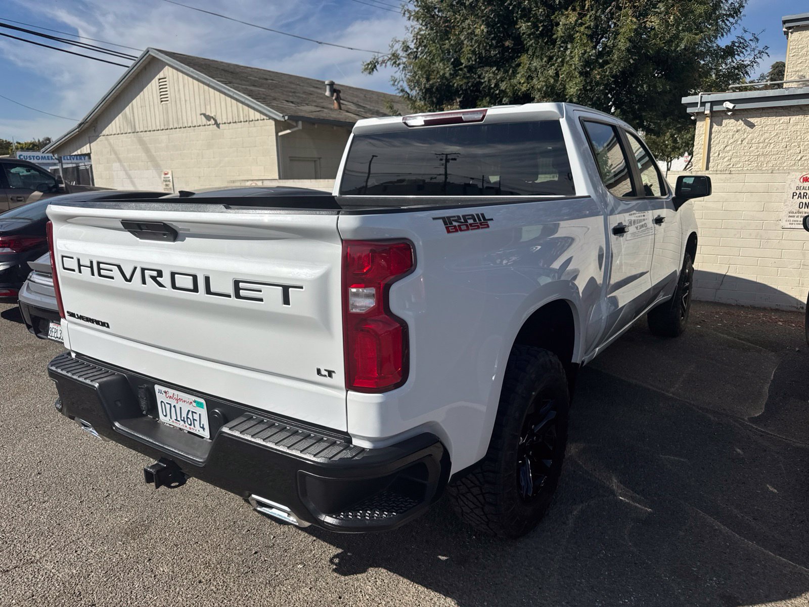Used 2021 Chevrolet Silverado 1500 LT Trail Boss w/ LPO, Dark Essentials Package AWD/4WD image 3
