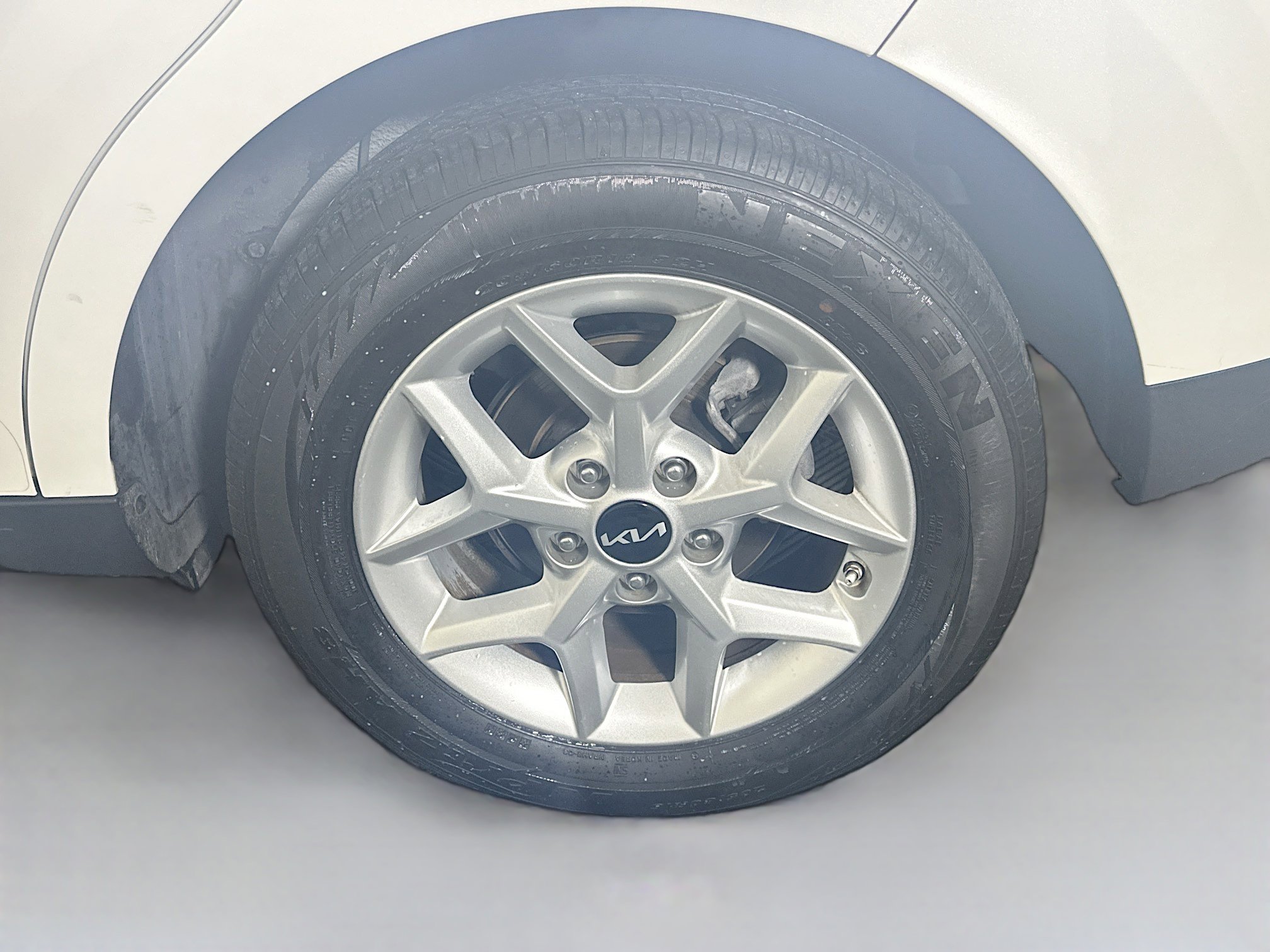 Used 2025 Kia Soul LX w/ LX Technology Package FWD image 11
