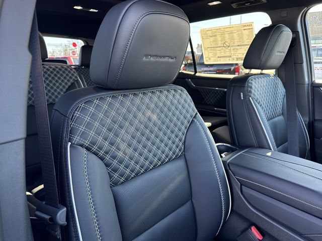 New 2026 GMC Acadia Denali w/ Super Cruise Package FWD image 31