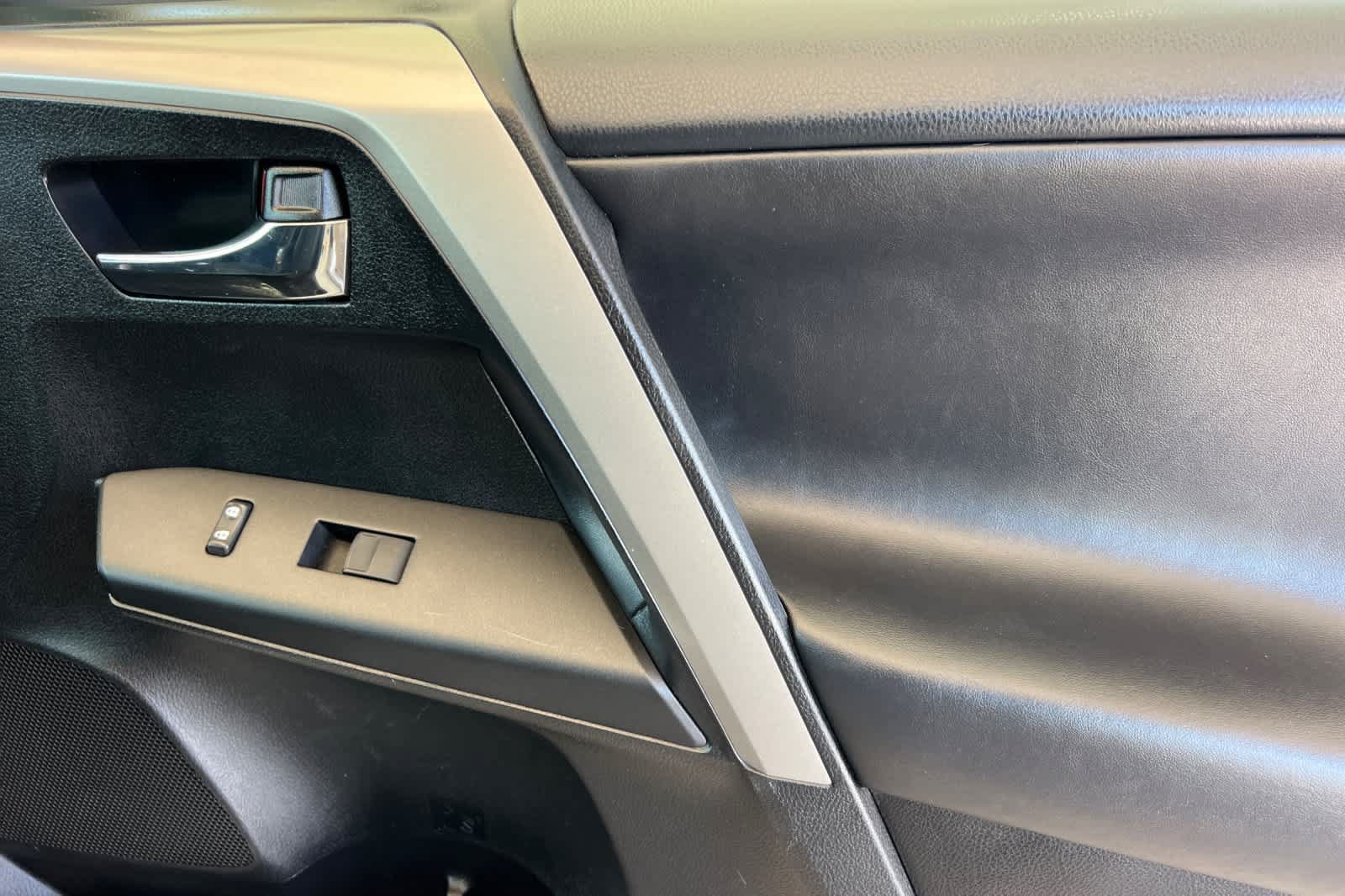 Certified 2016 Toyota RAV4 XLE AWD/4WD image 18