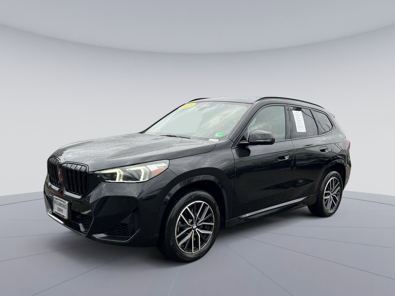 Used 2023 BMW X1 xDrive28i w/ M Sport Package image 1