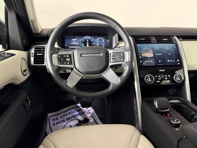 Used 2025 Land Rover Discovery S AWD/4WD image 26