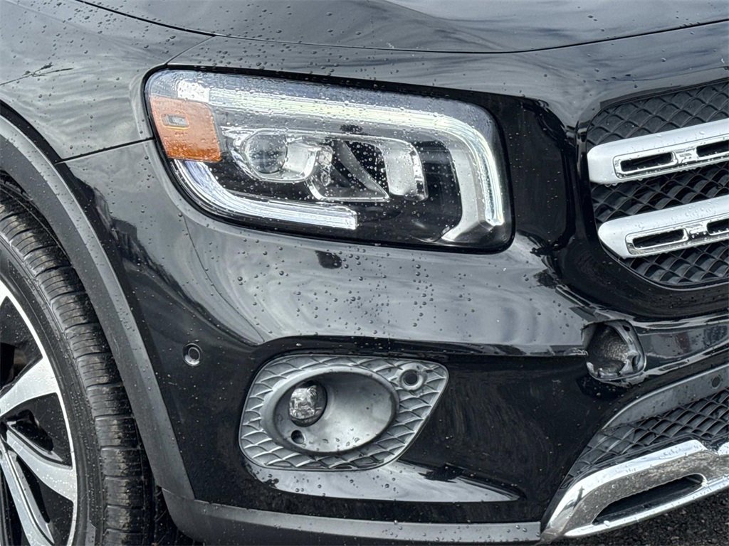 Used 2022 Mercedes-Benz GLB 250 image 2