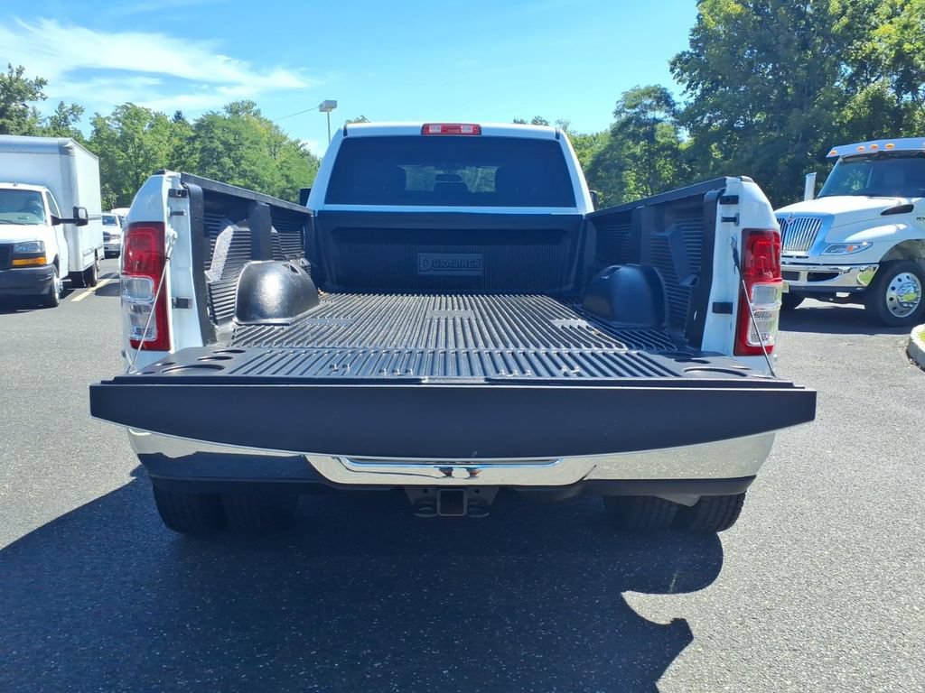 Used 2024 RAM 3500 Tradesman w/ Chrome Appearance Group AWD/4WD image 16