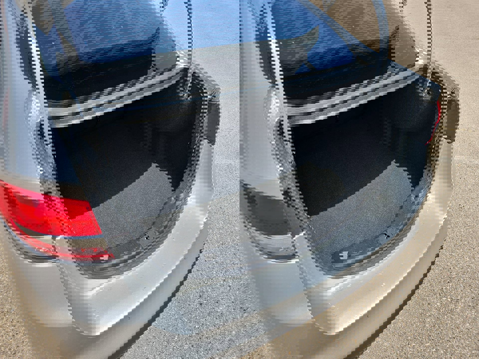 Certified 2017 Ford Fusion SE w/ Equipment Group 201A FWD image 21