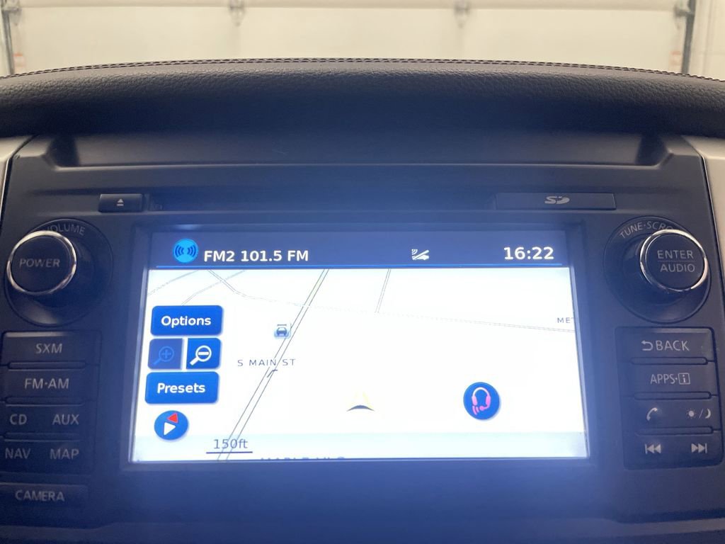 Used 2016 Nissan Titan SL image 8