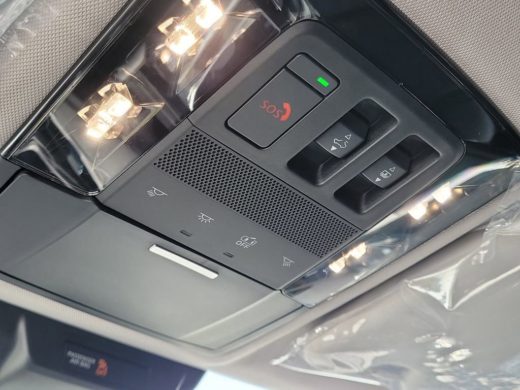 New 2025 Mitsubishi Outlander SE image 21