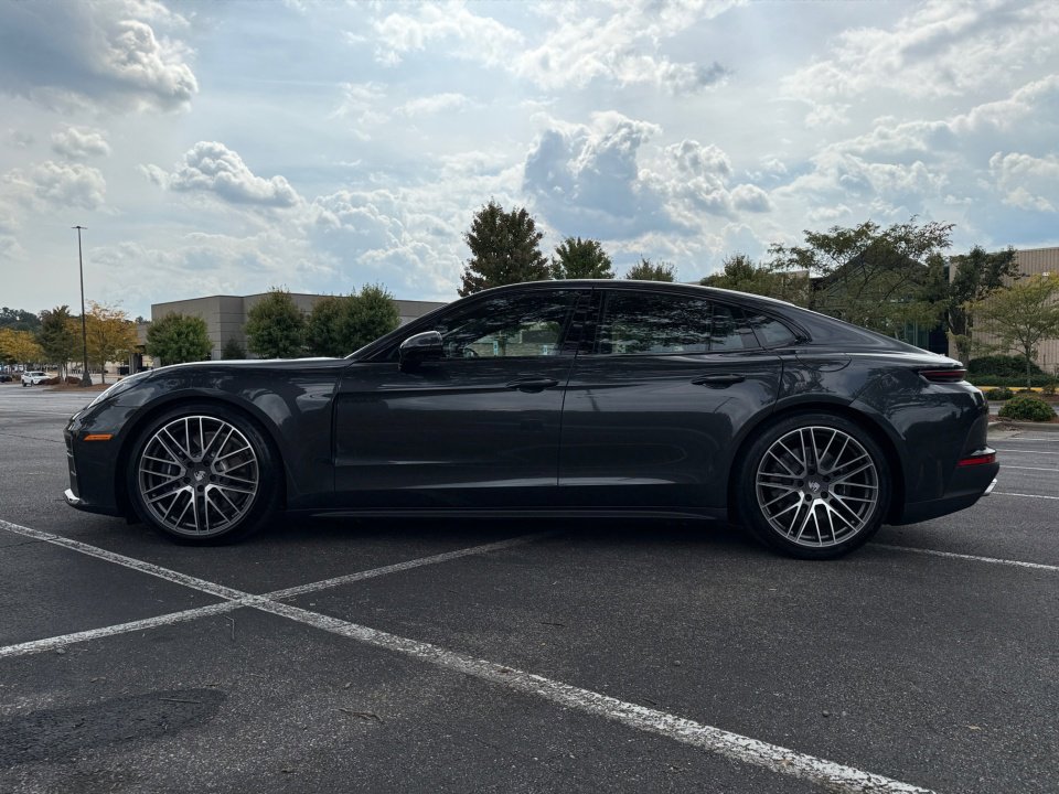 New 2025 Porsche Panamera 4 image 2