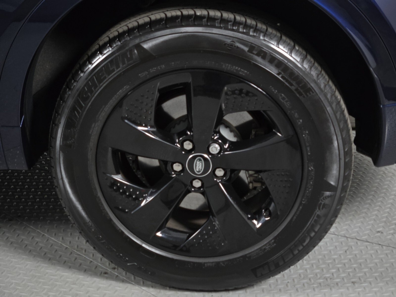 Used 2023 Land Rover Discovery Sport S R-Dynamic image 9