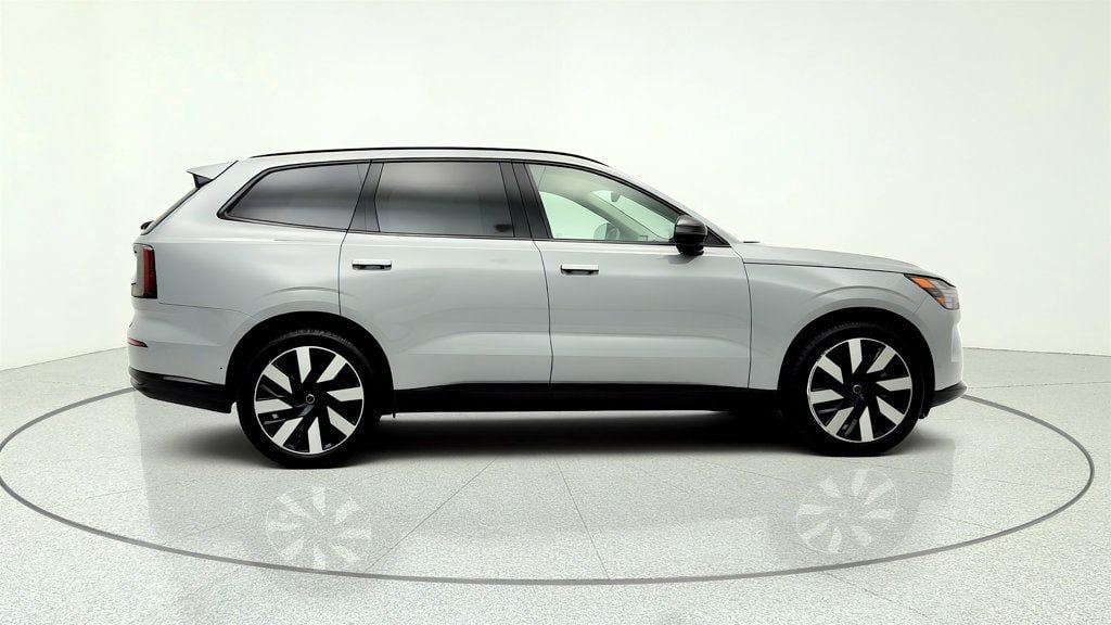 Used 2025 Volvo EX90 Ultra AWD/4WD image 4