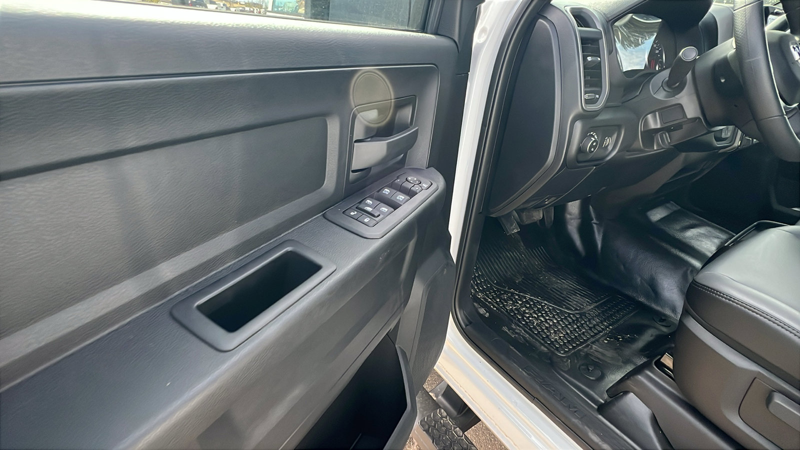 New 2026 RAM 2500 Tradesman AWD/4WD image 15