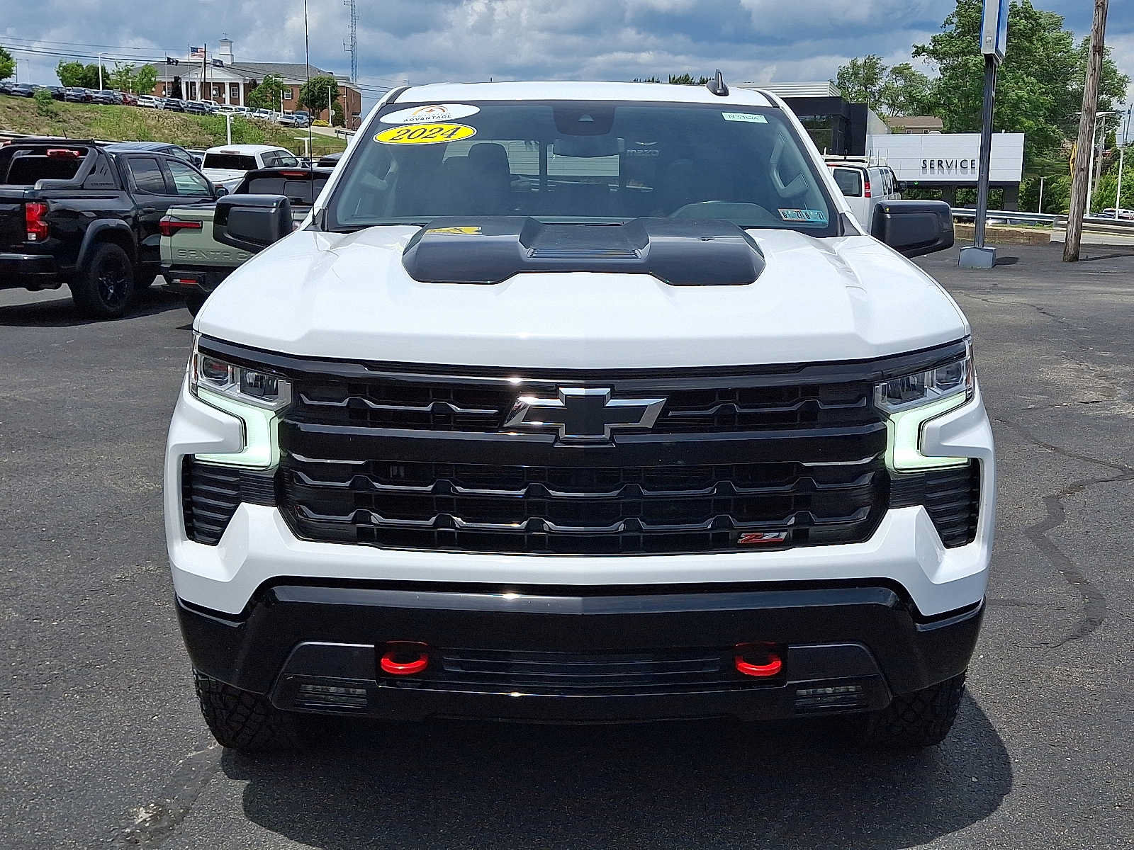 Used 2024 Chevrolet Silverado 1500 LT Trail Boss w/ Convenience Package II AWD/4WD image 3