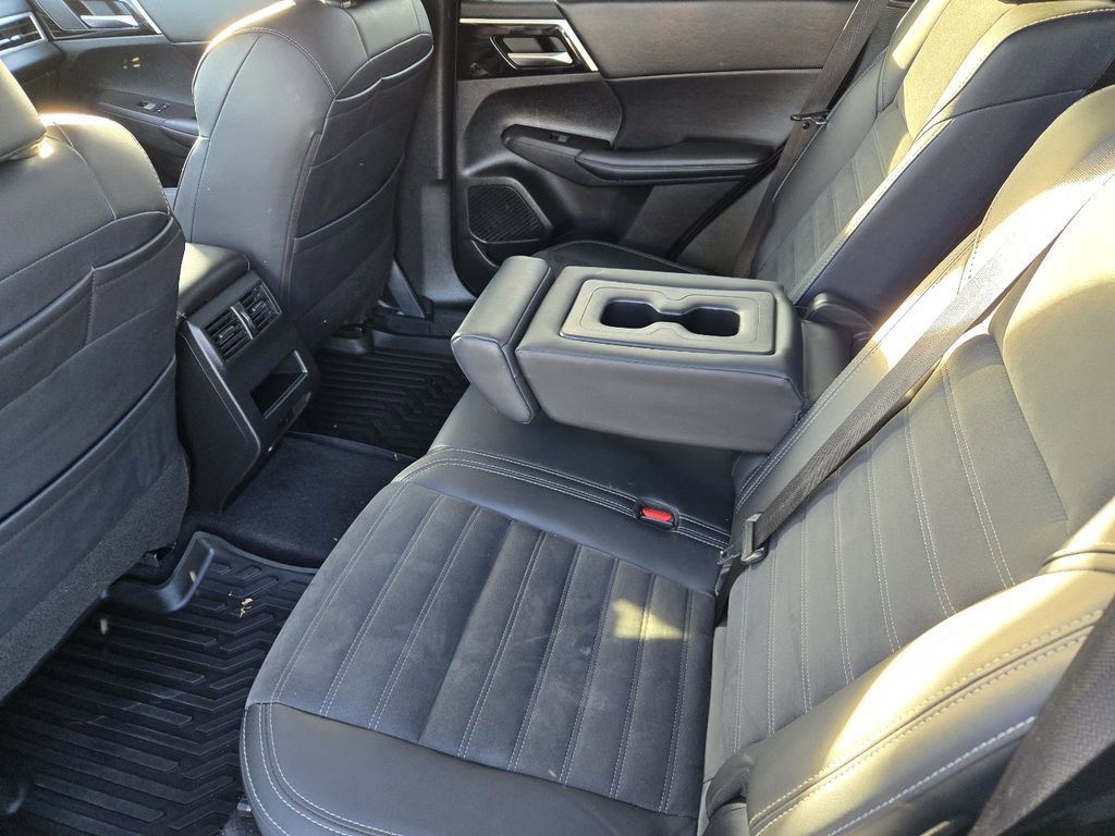 Used 2024 Mitsubishi Outlander SE image 36