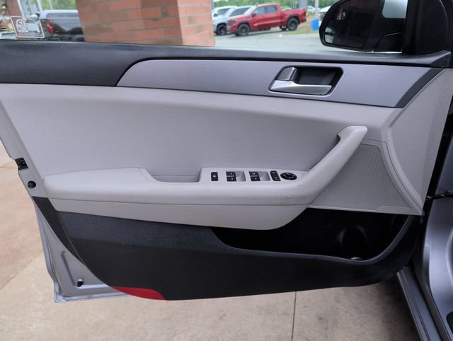 Used 2016 Hyundai Sonata SE FWD image 12