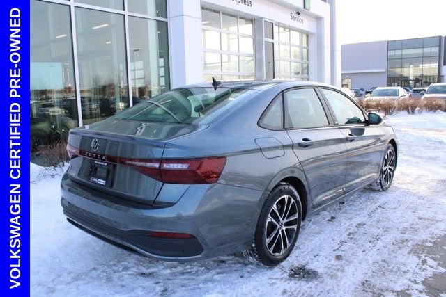 Used 2025 Volkswagen Jetta Sport image 6