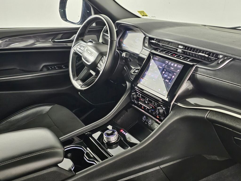 Used 2021 Jeep Grand Cherokee L Altitude image 40