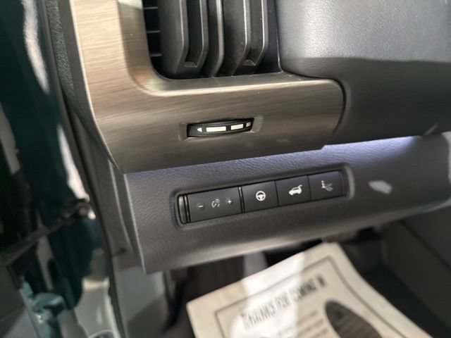 Used 2023 Nissan Pathfinder Platinum AWD/4WD image 21