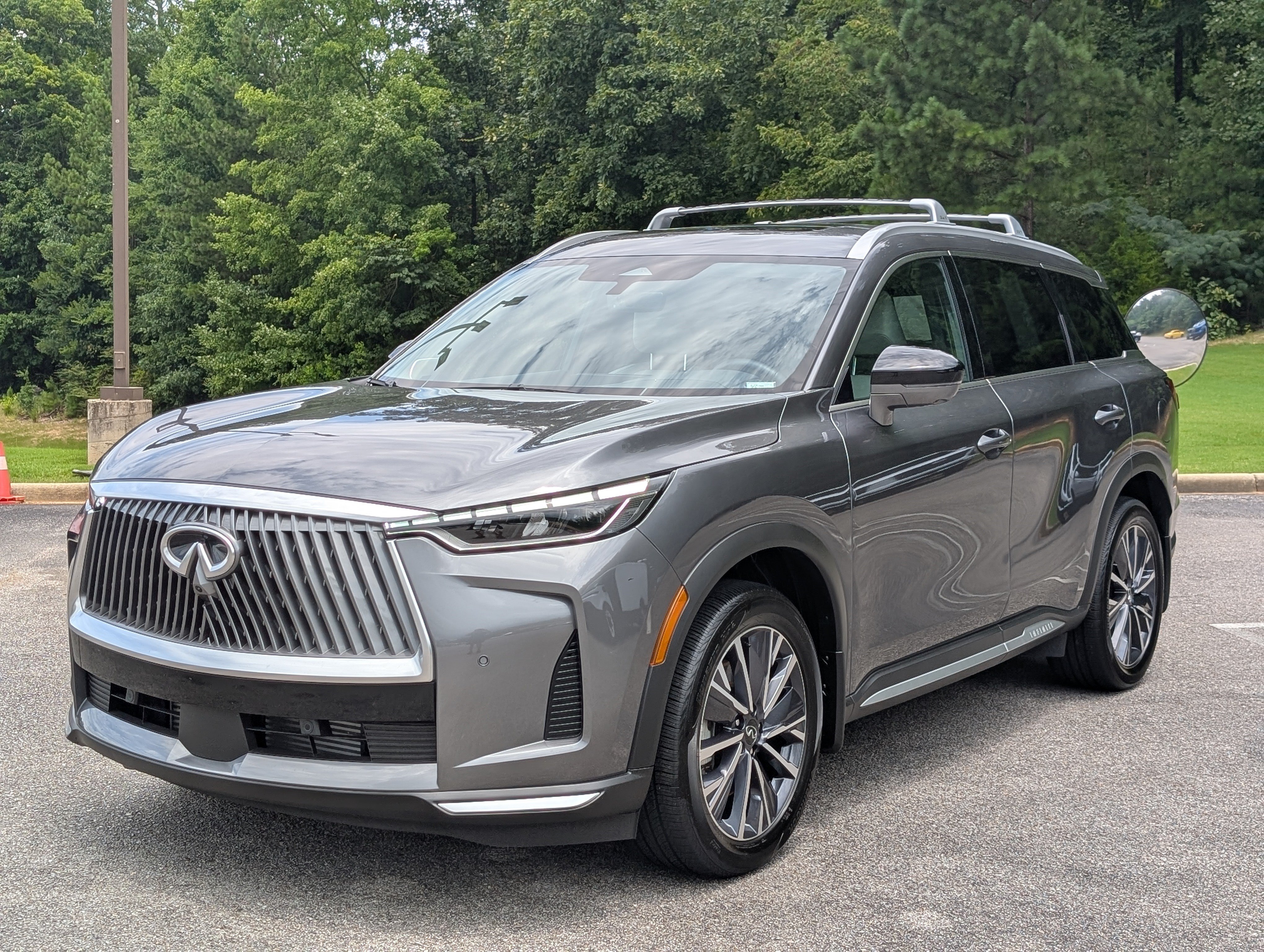 Used 2026 INFINITI QX60 Luxe w/ Cargo Package FWD image 5