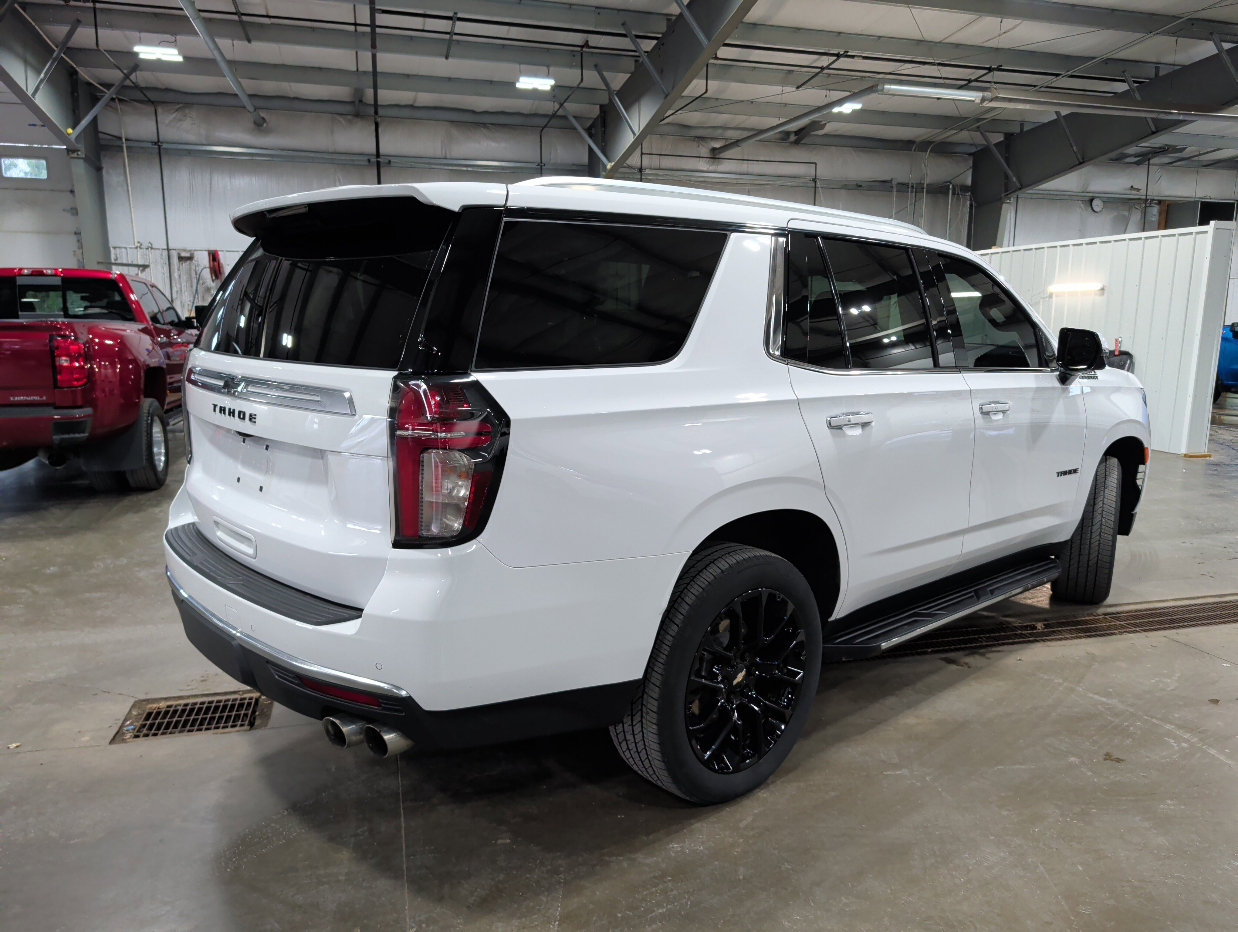 Used 2023 Chevrolet Tahoe High Country image 3