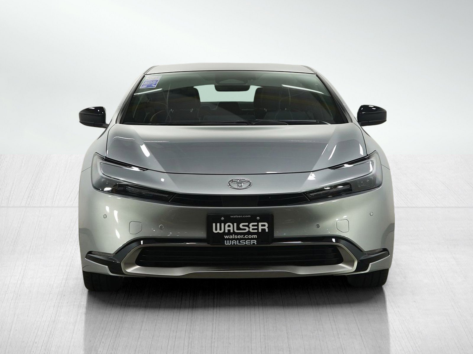 Used 2025 Toyota Prius Plug-In Hybrid image 11