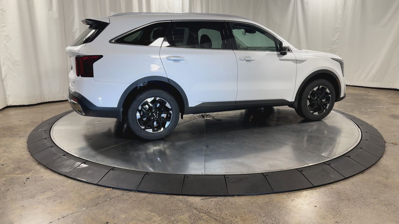 New 2026 Kia Sorento S image 9