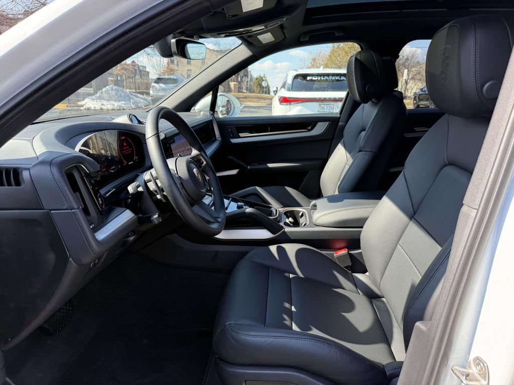 Used 2026 Porsche Cayenne AWD/4WD image 12