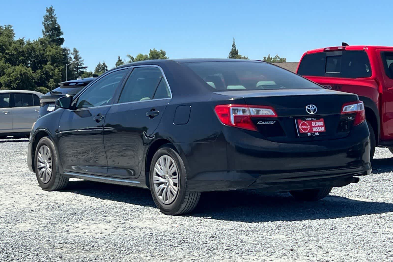 Used 2014 Toyota Camry LE FWD image 7