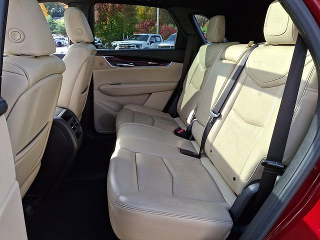 Used 2017 Cadillac XT5 Luxury w/ Driver Awareness Package image 10