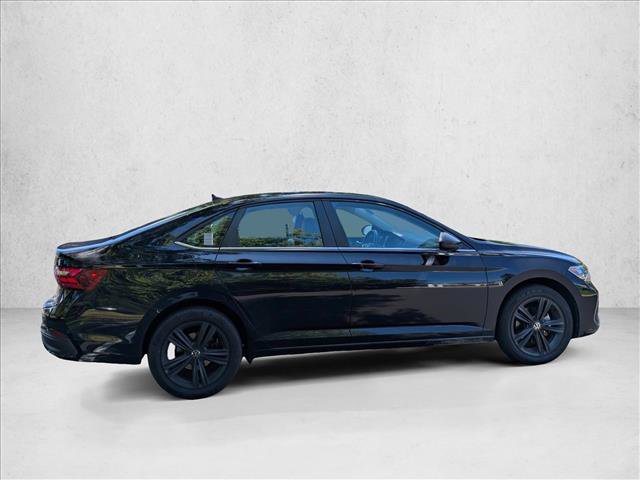 Used 2023 Volkswagen Jetta SE w/ Panoramic Sunroof Package FWD video 4