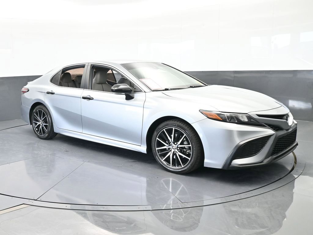 Used 2022 Toyota Camry SE image 8
