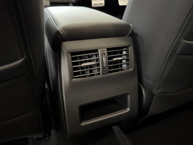 New 2025 Mitsubishi Outlander SE image 23