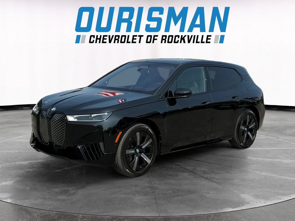 Used 2025 BMW iX xDrive50 AWD/4WD image 2