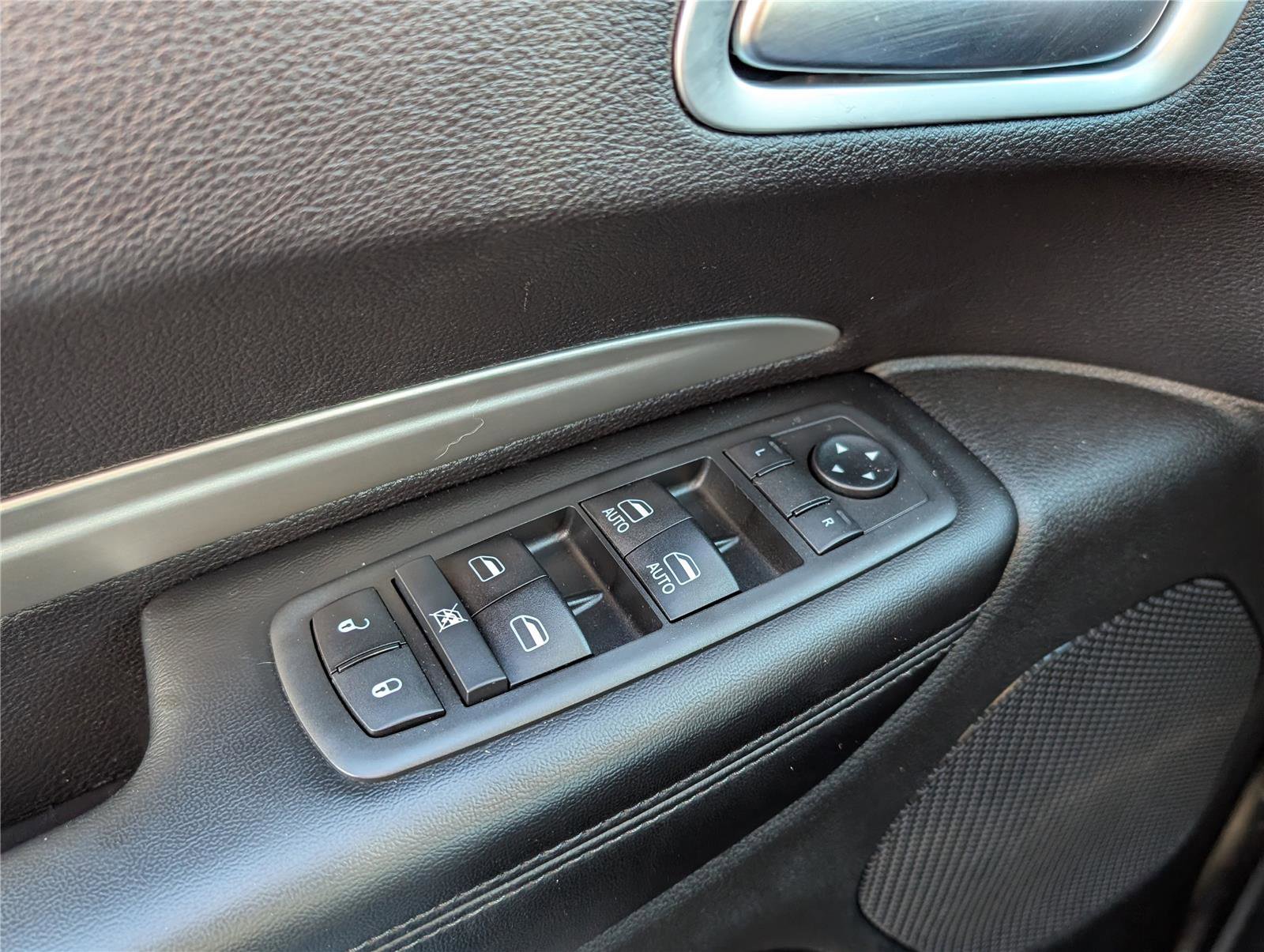 Used 2020 Dodge Durango SXT image 18