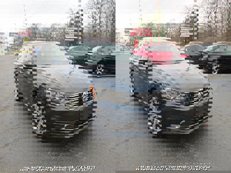 Used 2019 Volkswagen Passat 2.0T Wolfsburg image 1