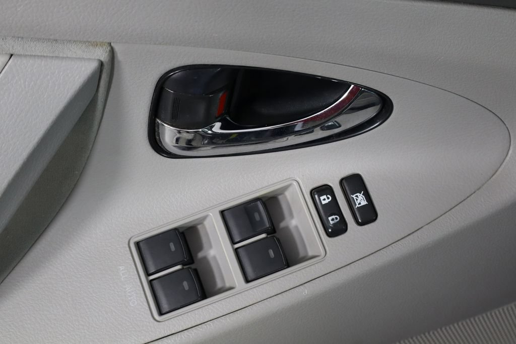 Used 2011 Toyota Camry LE FWD image 18