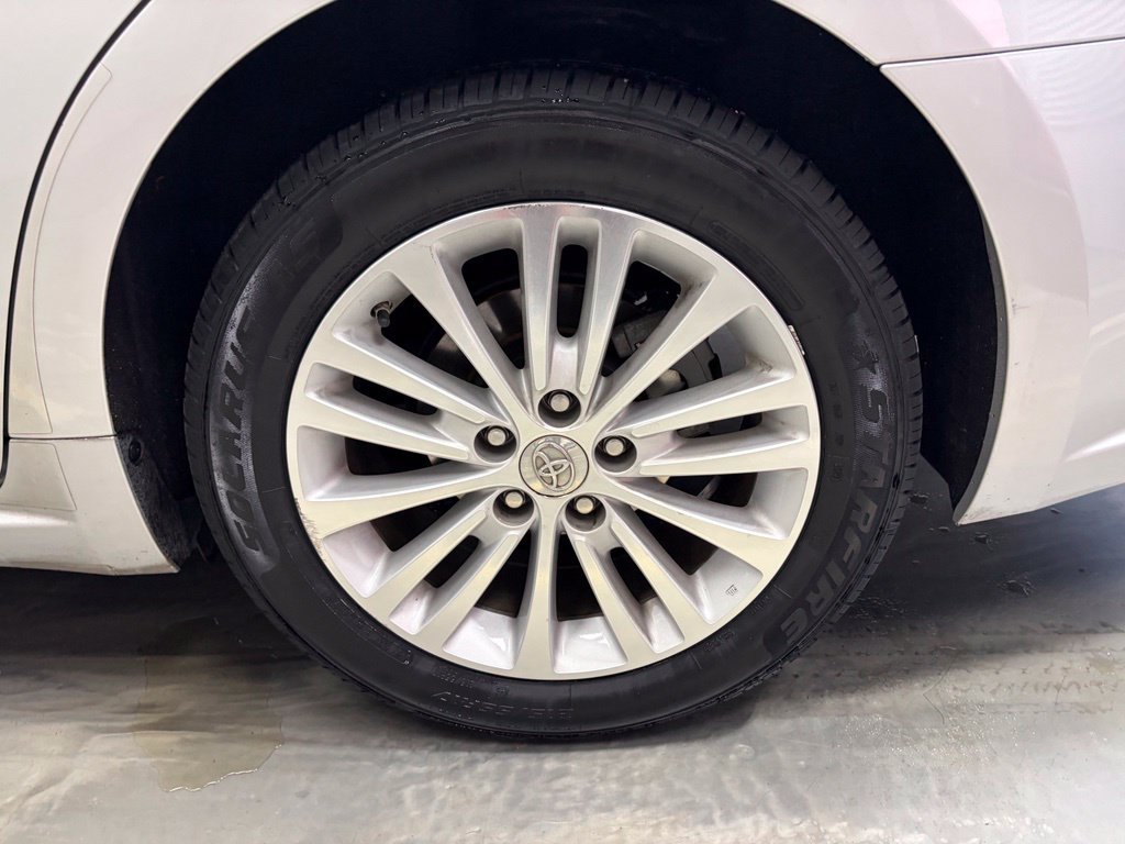 Used 2014 Toyota Avalon XLE Touring FWD image 27