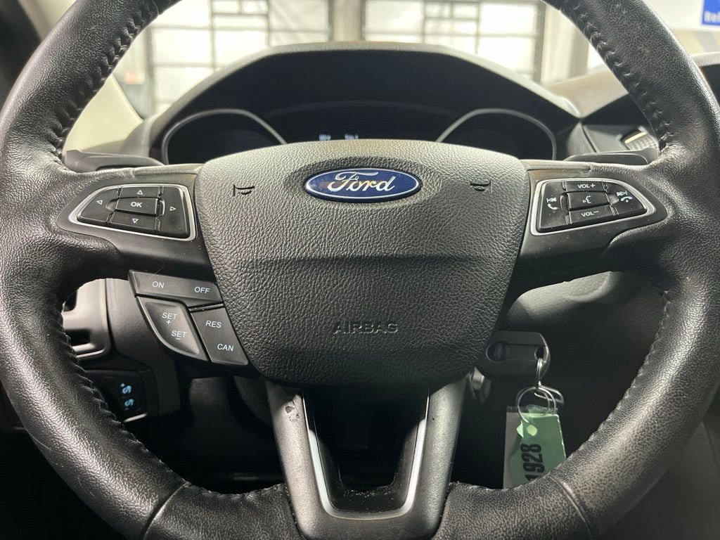 Used 2015 Ford Focus SE w/ SE Cold Weather Package FWD image 20