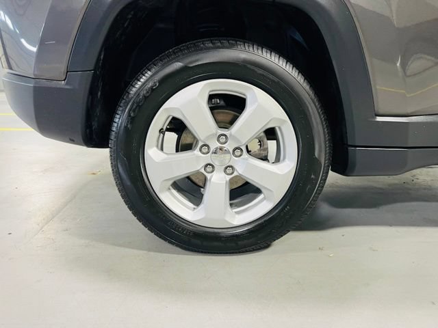 Used 2020 Jeep Compass Latitude w/ Popular Equipment Group AWD/4WD image 10