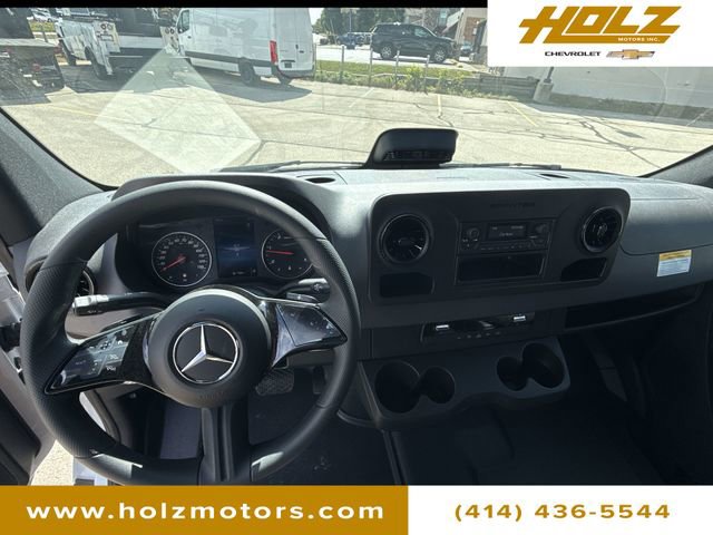 Used 2025 Mercedes-Benz Sprinter 2500 image 19