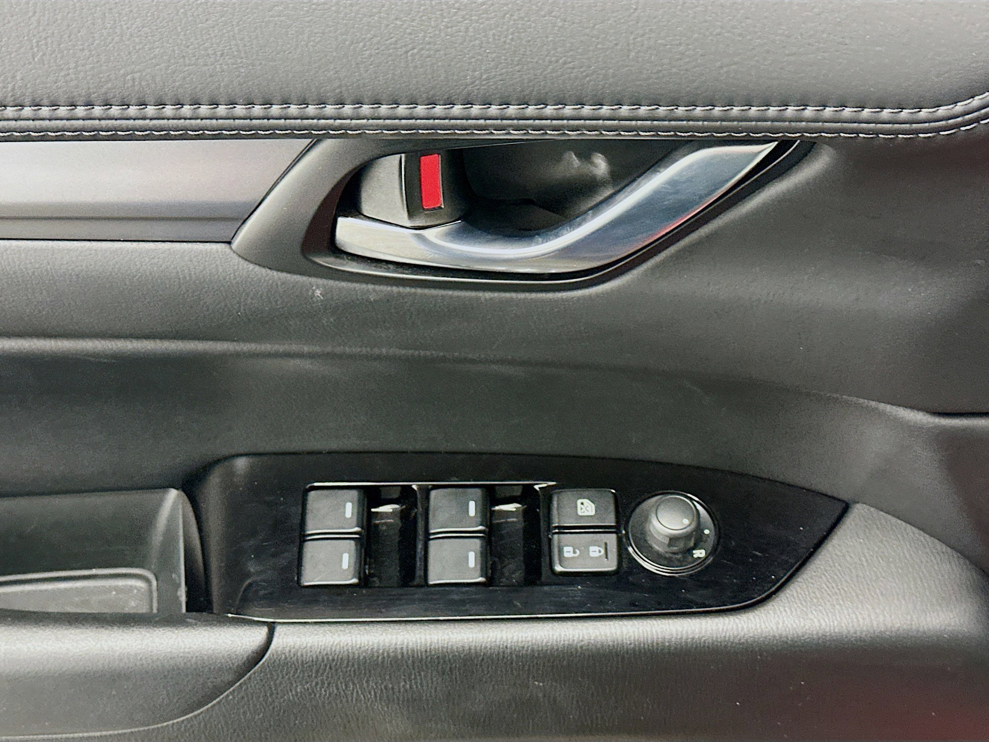 Used 2025 MAZDA CX-5 AWD 2.5 S w/ Preferred Package image 15