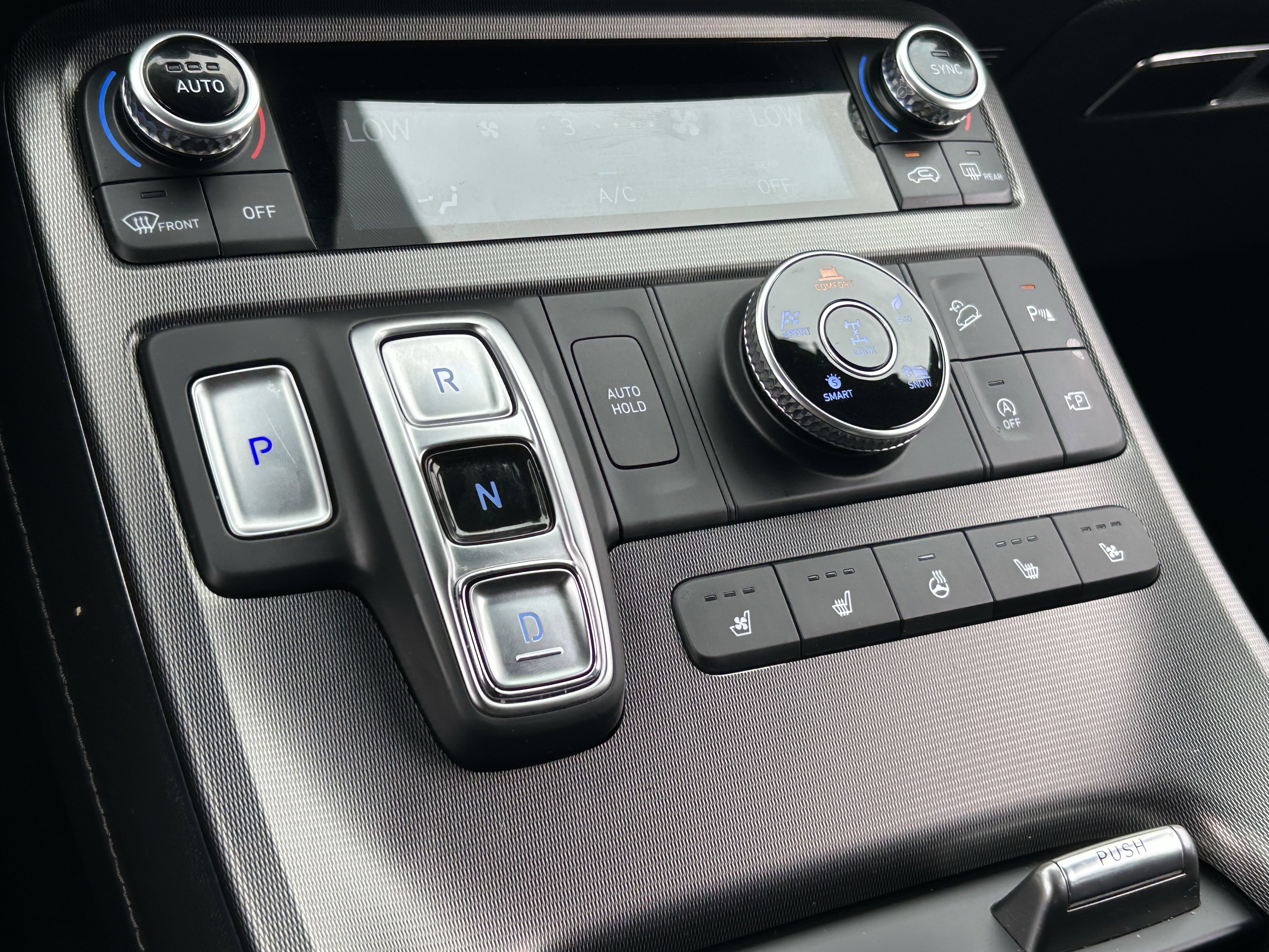 Used 2024 Hyundai Palisade Calligraphy image 28