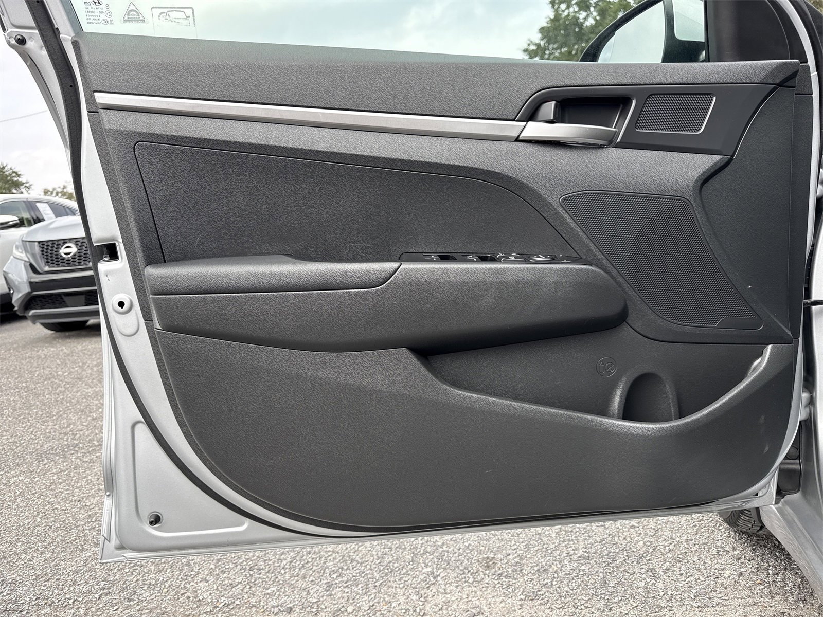 Used 2020 Hyundai Elantra SE w/ Cargo Package (C1) image 12