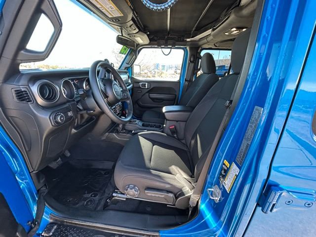 Used 2023 Jeep Wrangler Willys image 13