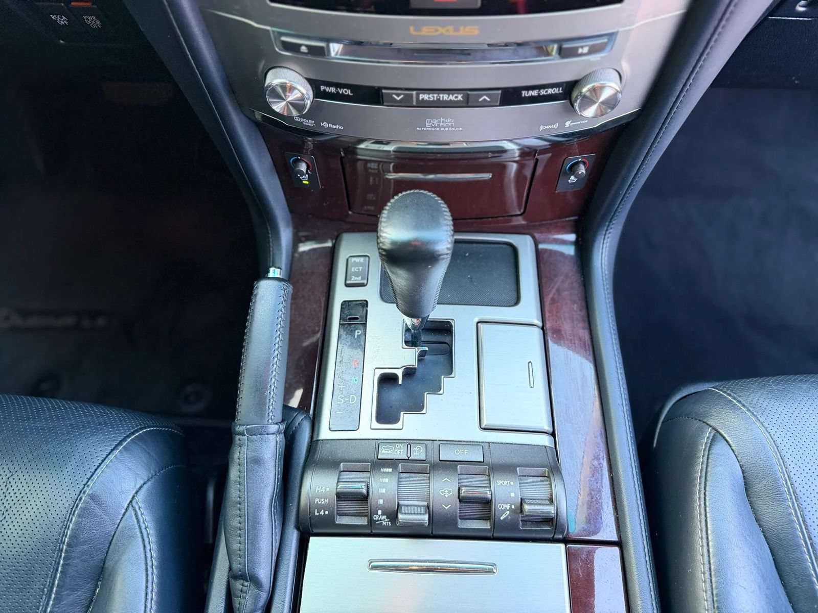 Used 2013 Lexus LX 570 4WD w/ Luxury Pkg image 28