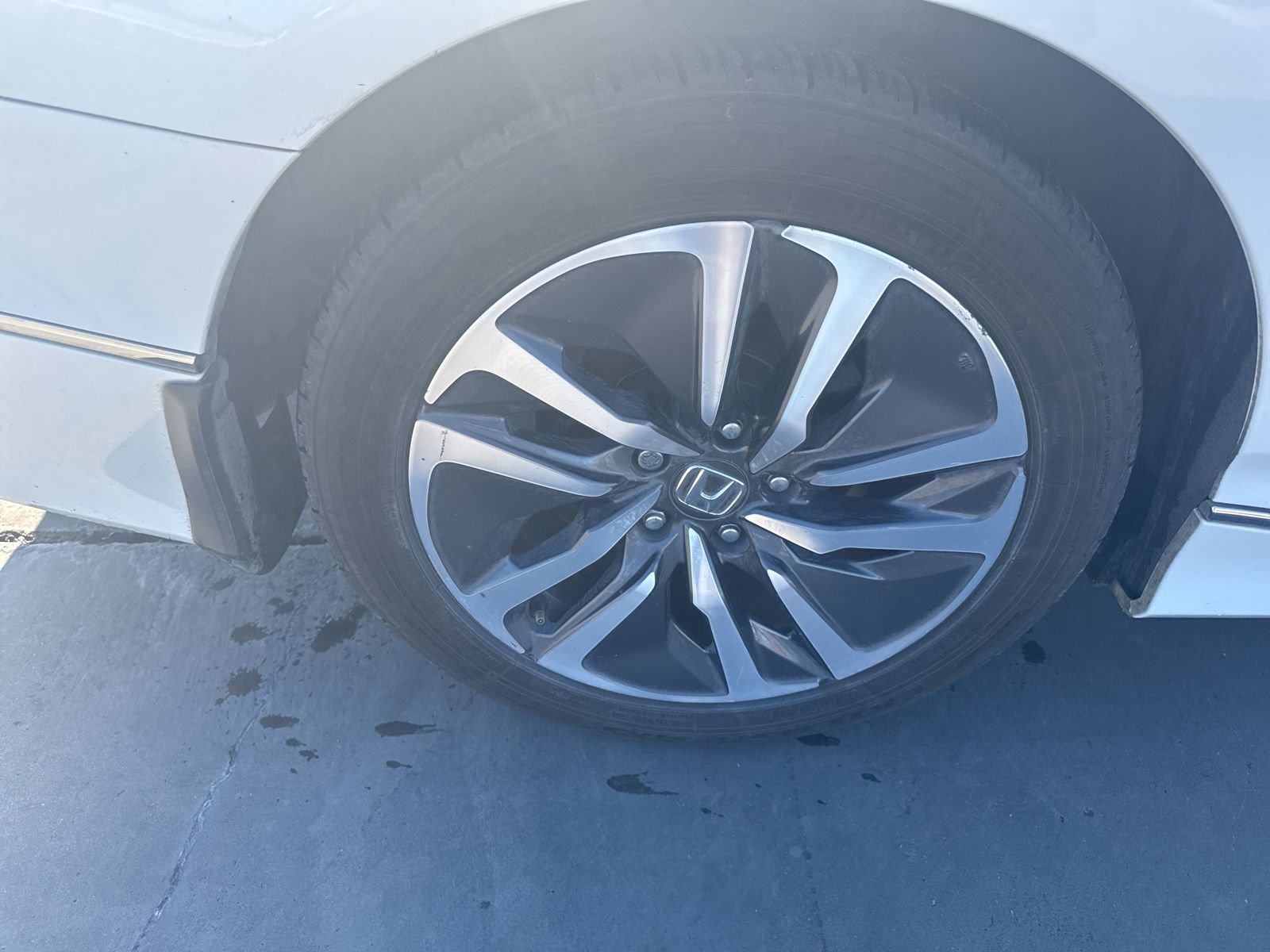 Used 2019 Honda Accord Touring image 7